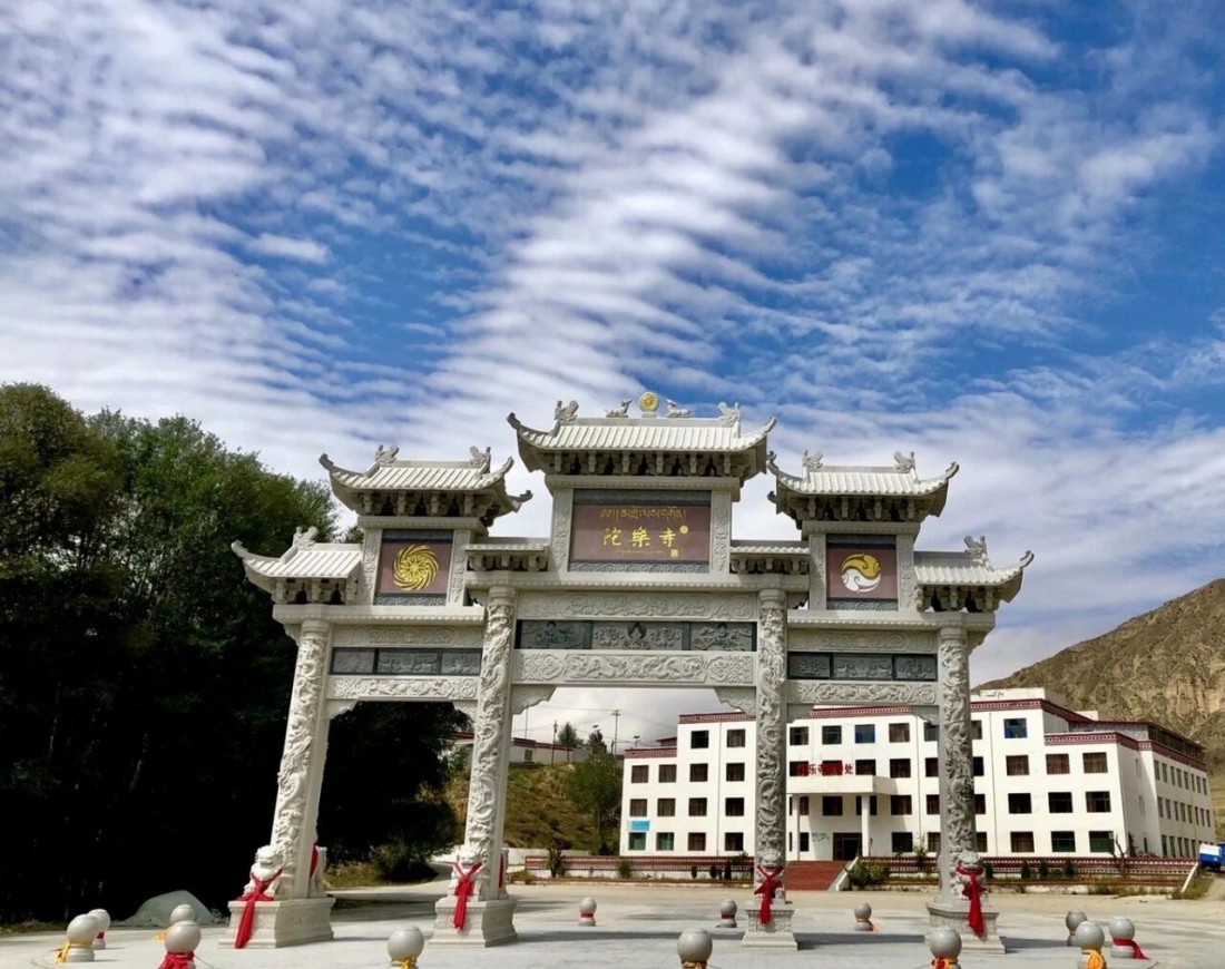 陀乐寺山门.jpg